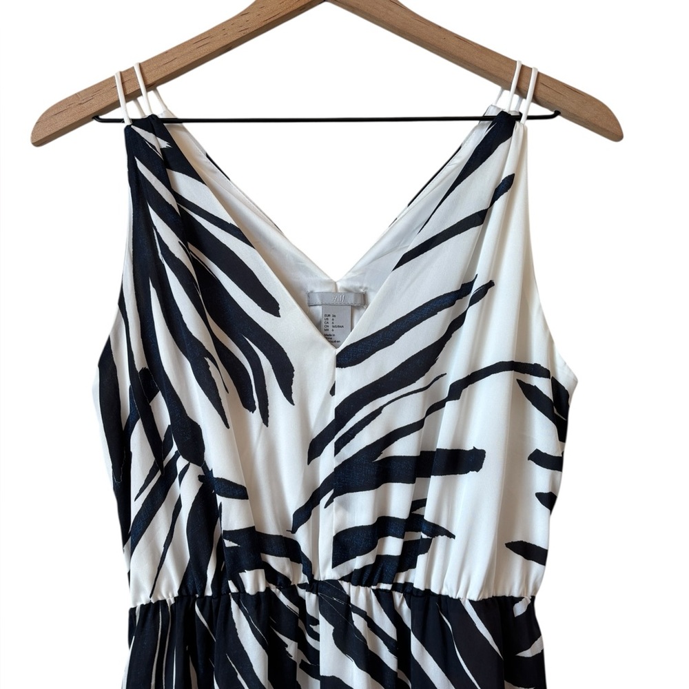 H&M Tropical Leaf Print Maxi Dress Sz 6 Double V Neck Lightweight Resort Wear - Picture 2 of 11